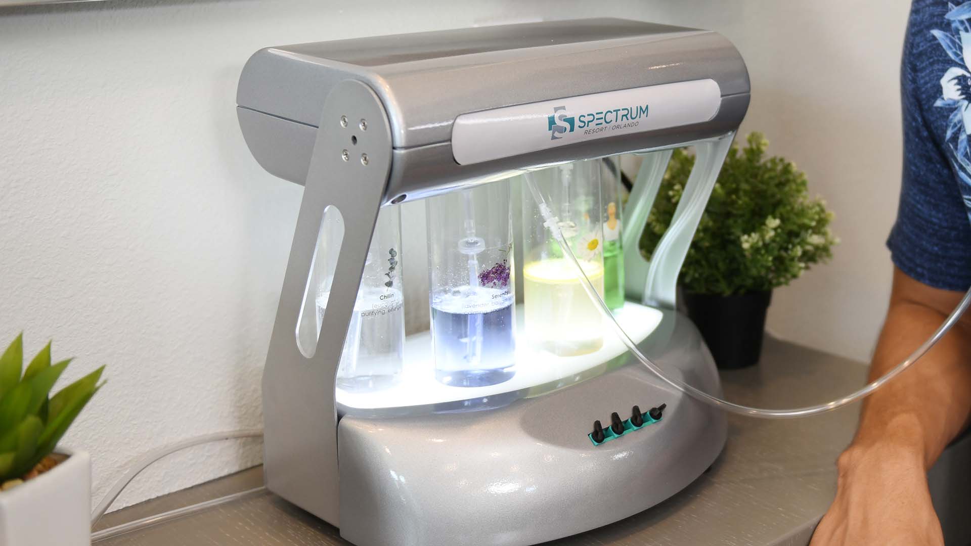 Oxygen bar machine with multiple aroma vials